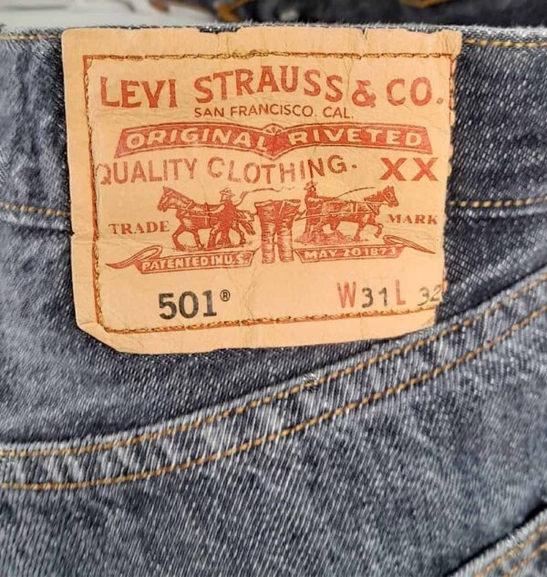 M19-3-min.jpg Jean Levi’s 501 denim usato