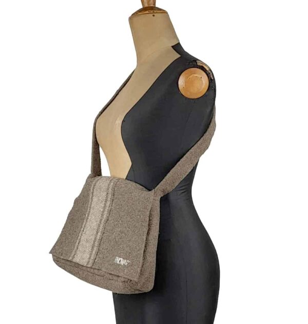 Borsina coperta militare