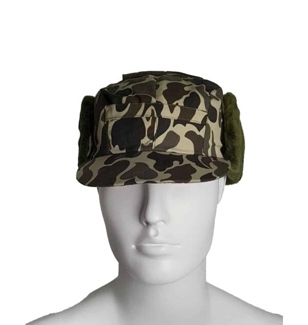 Cappello con paraorecchie.